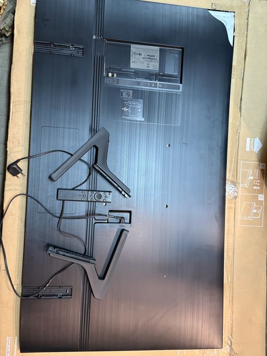 Телевізор Samsung QE50Q60BAUXXH, бита матриця