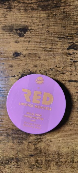 Nowy rozswietlacz Red Lipstick Monster Bell