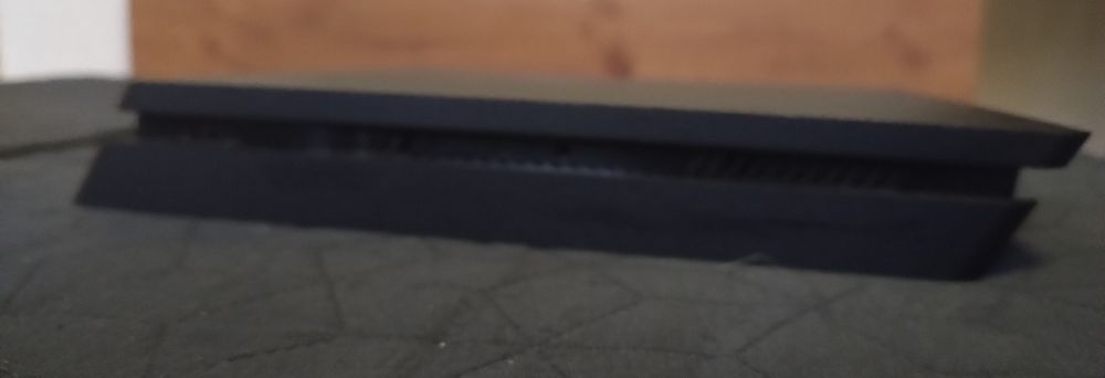 RtKonsola PS4 Slim
