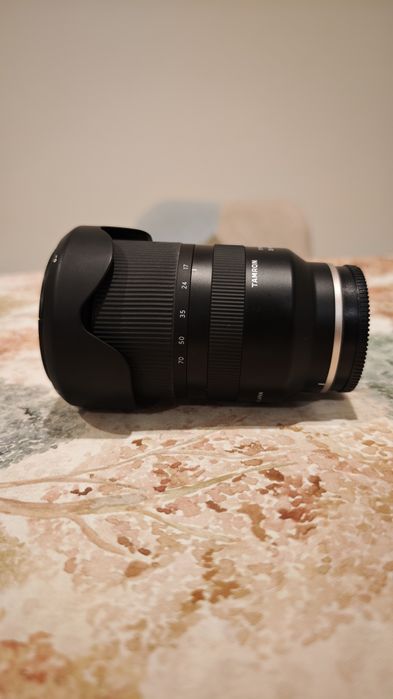 Sony A6700 + 2 lentes + 2 baterias