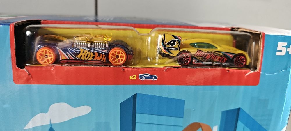 Nowy garaż t-rexa hot Wheels giga garaż