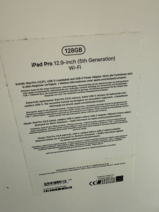 iPad Pro 12.9-inch (5th Generation) Wi-Fi + klawiatura Magic