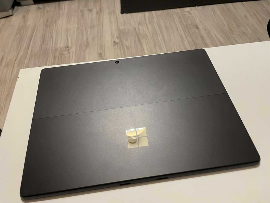 Czarny Surface Pro 9 16GB RAM i5-1235U