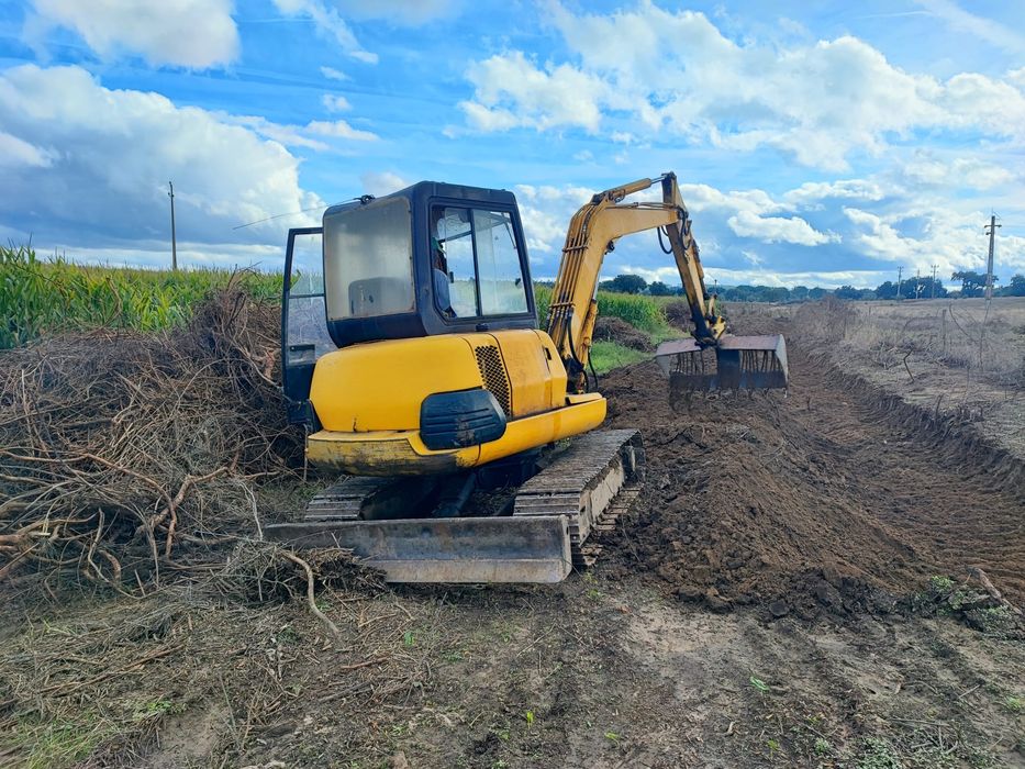 Mini giratória escavadora Komatsu 5000kg