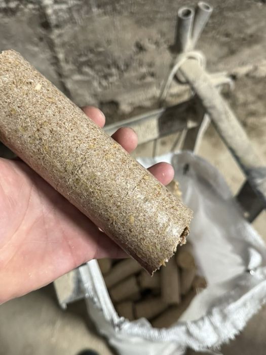 Брикеты уголь пеллеты брикет вугілля пелети