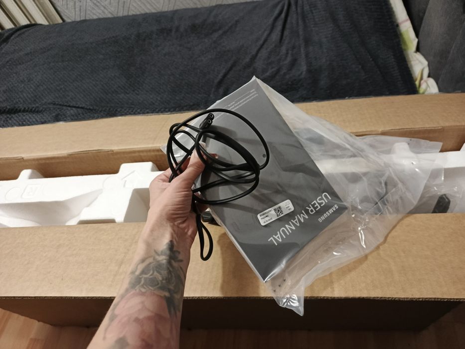 Смарт тв Samsung UHD AU7100