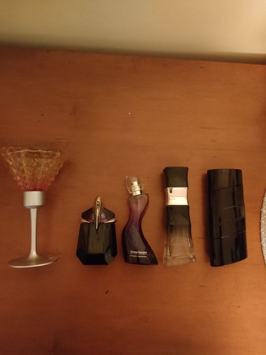 Puste butelki,puste flakoniki po perfumach.