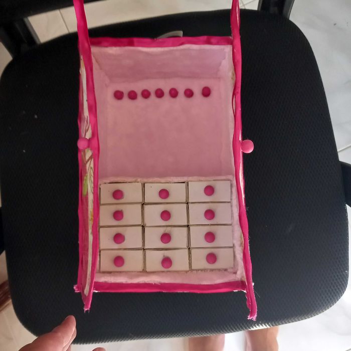 Mini Roupeiro para Barbie ou bonecas