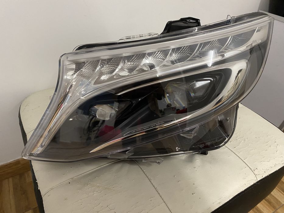 Farol frente mercedes W447