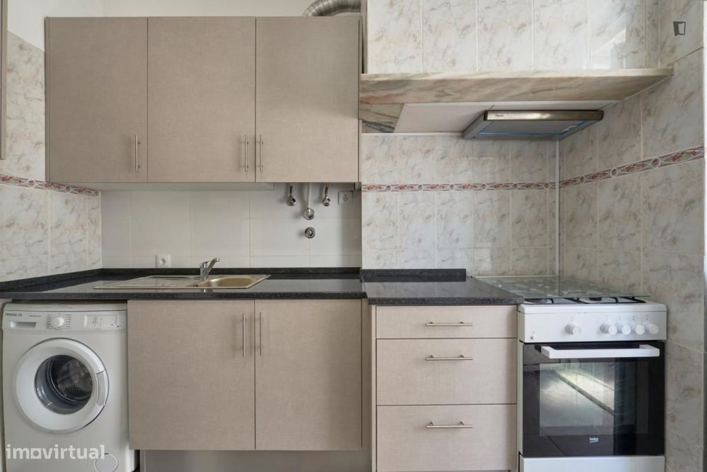 Quarto - localizado em Penha de França Lisbon