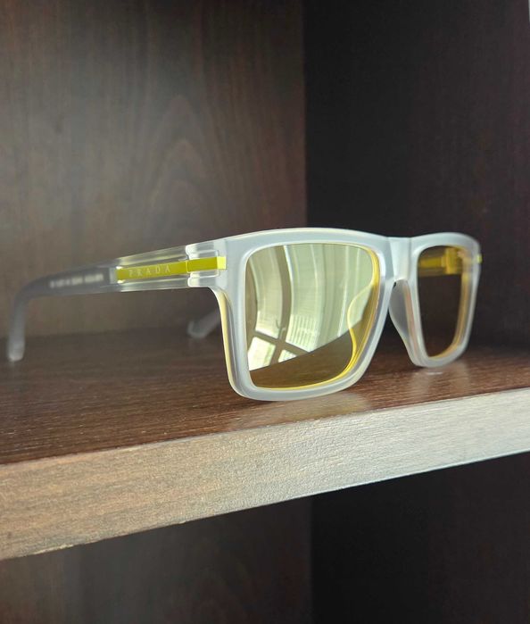 Prada okulary przeciwsłoneczne z polaryzacją
