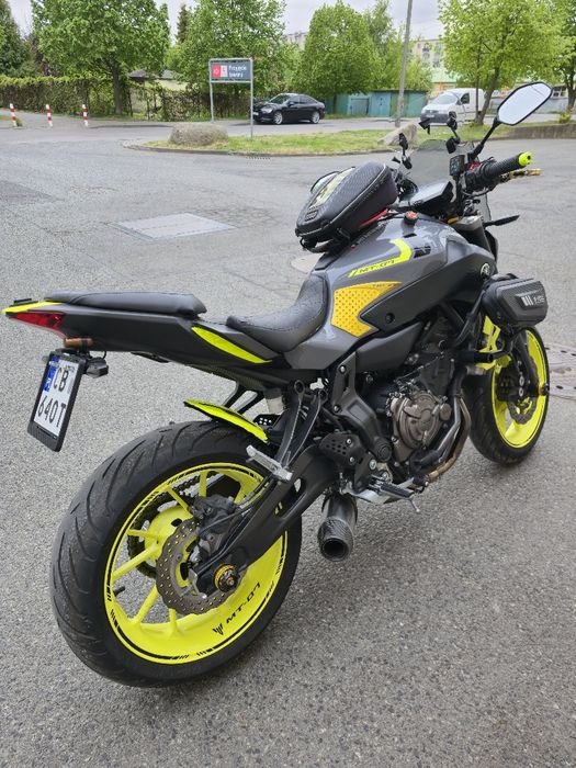 Yamaha MT 07 Night Fluo