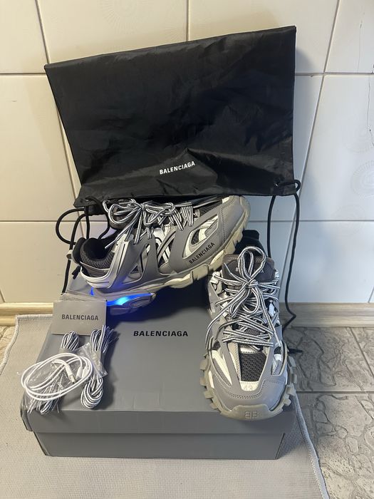 Balenciaga track led 43