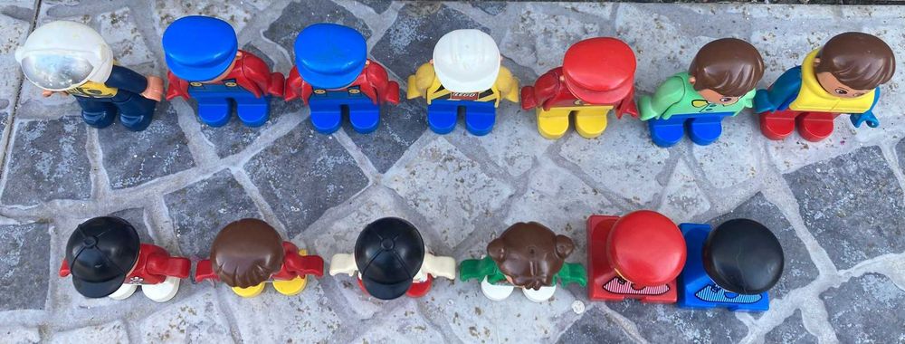 Conjunto de 13 Figuras Antigas Variadas LEGO Duplo