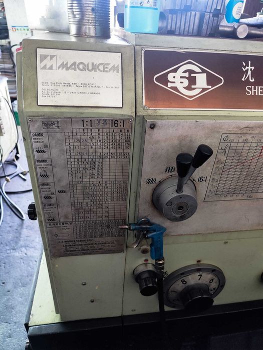 Torno universal de 3000 mm (Shenyang CW6163B Universal Lathe)