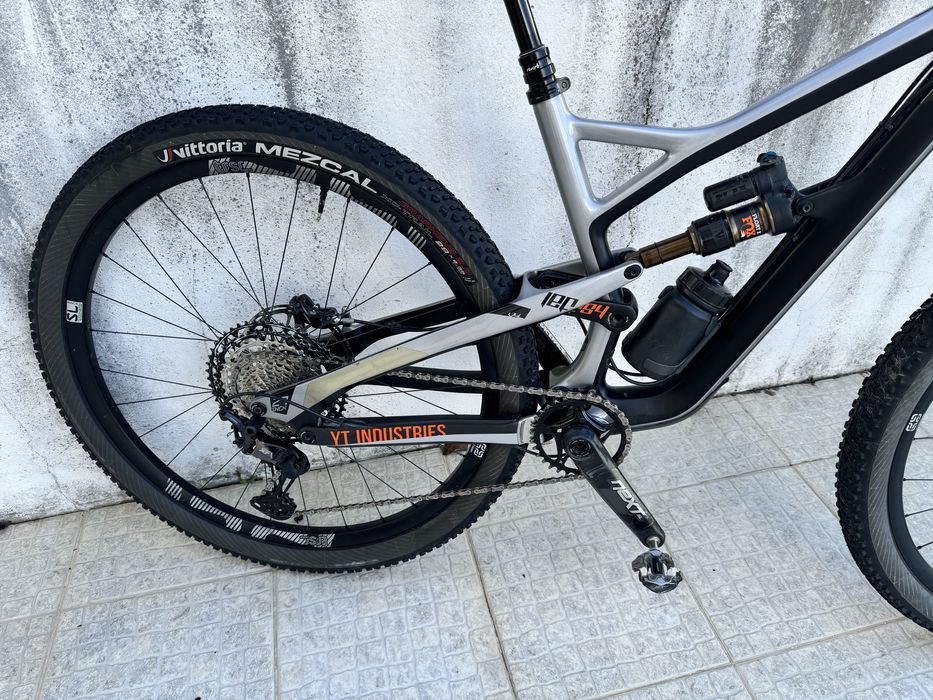 YT Jeffsy 29 CF Pro Race