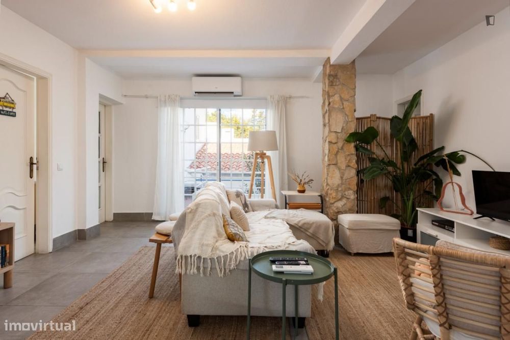Apartamento com 2 quartos - localizado em Quarteira
