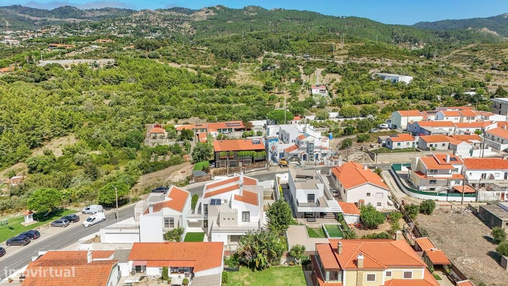 Moradia no Zambujeiro, Cascais | Condomínio | A Estrear e Totalmente M