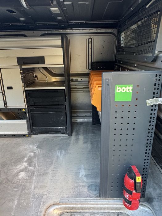 Regały zabuodwa busa Bott opel vivaro long