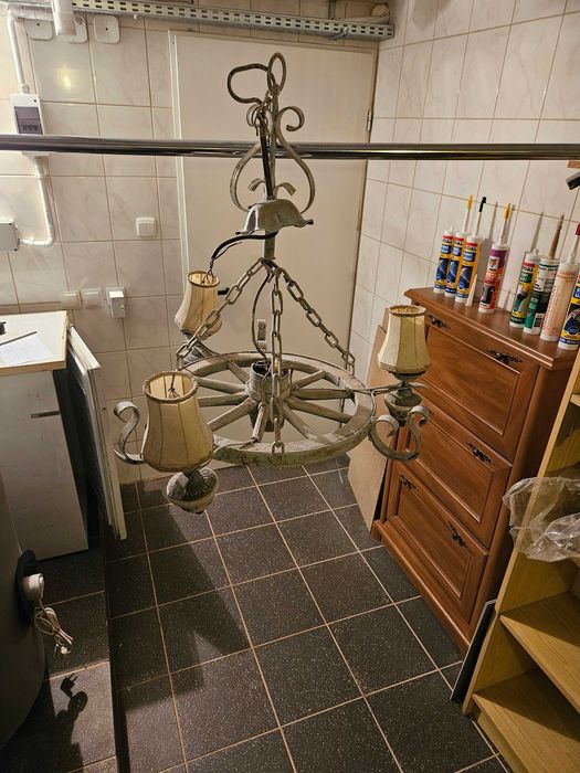 Lampa, żyrandol koło od wozu, eklektyk, antyk, różne rodzaje