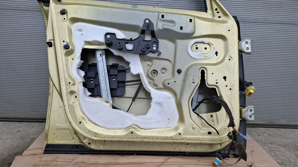 Peugeot/Citroen C4 Picasso 2007-2013 двері передні LH, ліві DR1504 9002X7