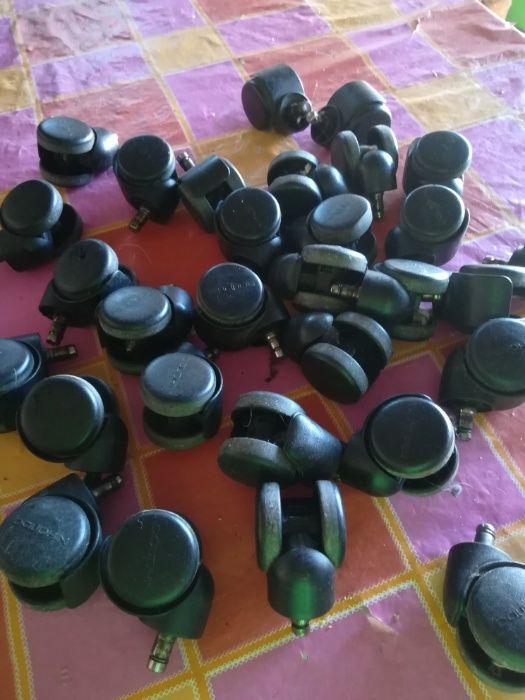 30 Rodas para cadeiras ou outros móveis