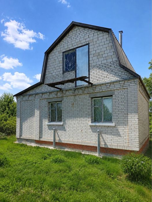 Продаж дачного будинку з ділянкою