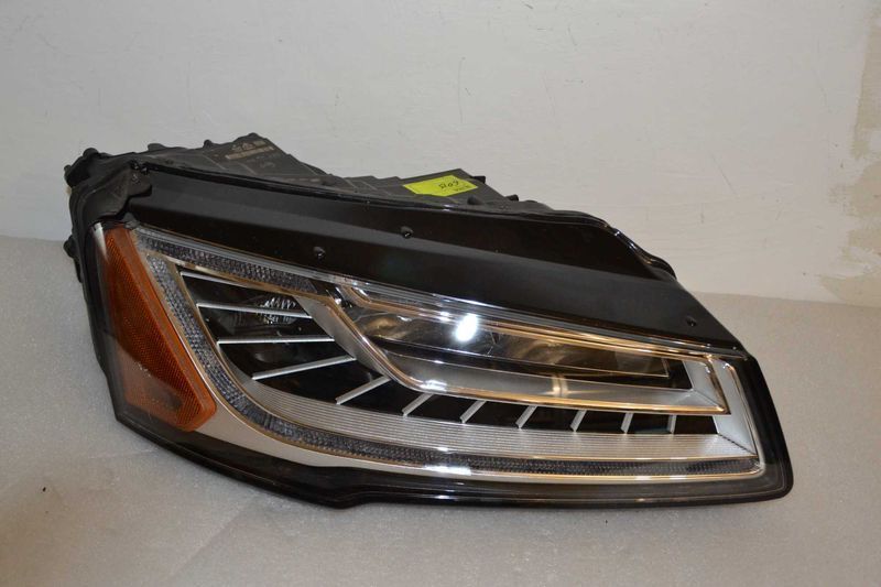 Левая и правая фара Audi A8 D4  2015 2016 2017 2018