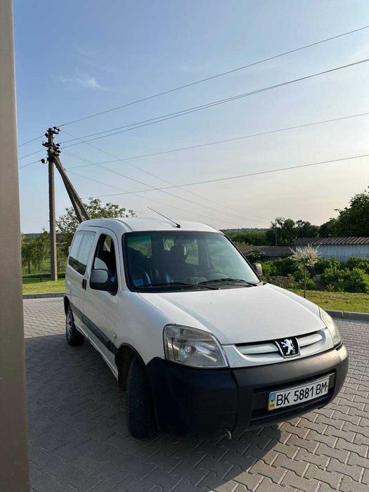 Peugeot Partner 2011 рік 1.6 HDI пасажирський з боковою дверкою