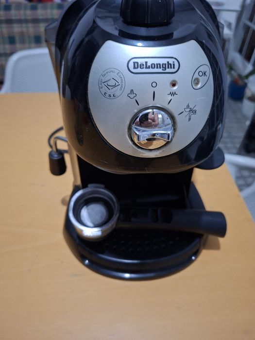 Maquina cafe DELONGHI de pó topo gama só visto