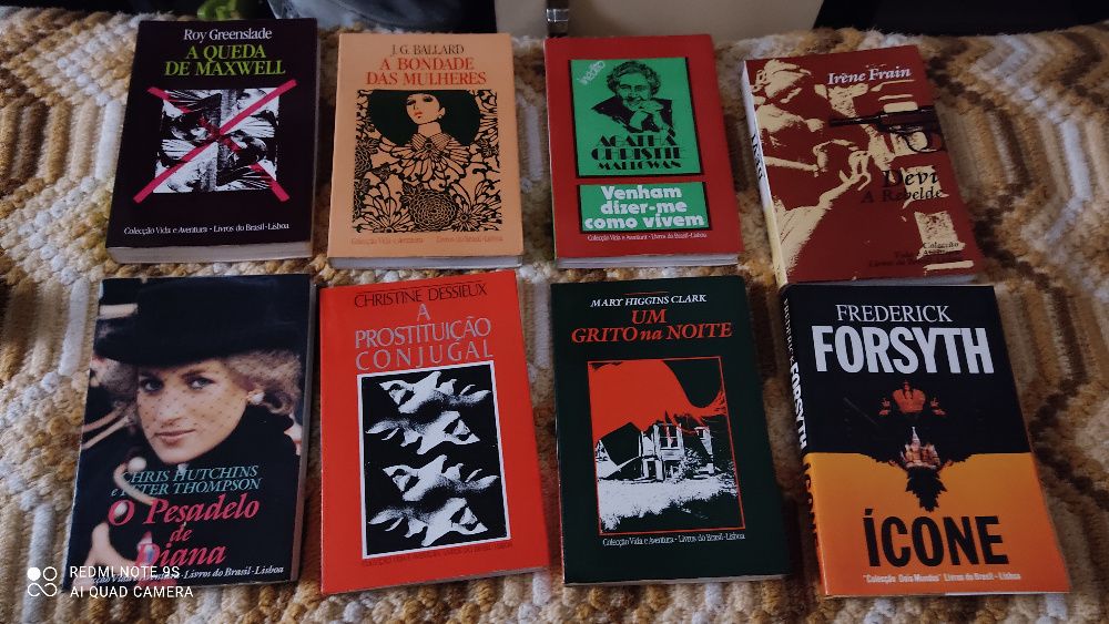 Vários livros da editora Livros do Brasil