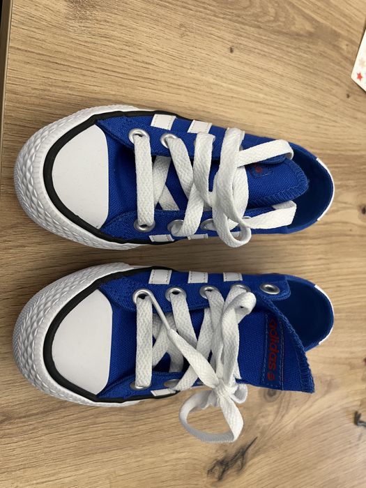 Nowe trampki chłopięce Adidas r.28