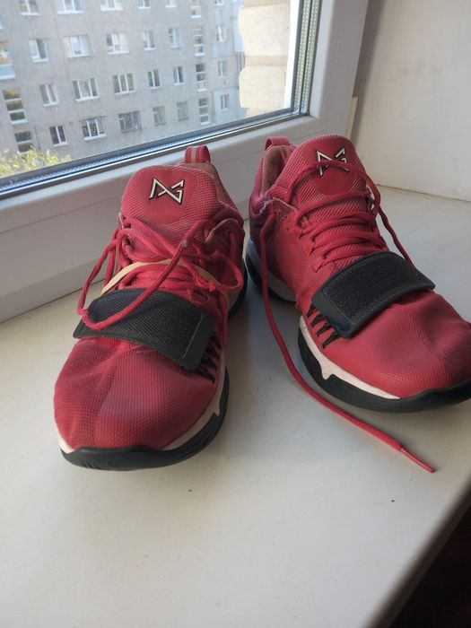 Жіночі кросівки 39 розм різні