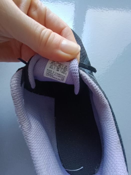 Sapatilhas Axis e adidas