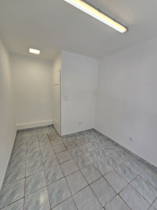 Domek  wolnostojący lokal  ul. Kozieniecka / Niepodległości ,Klimatyza