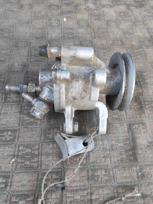 Вакуумный насос Ford Sierra 2,3(форд Сіерра)