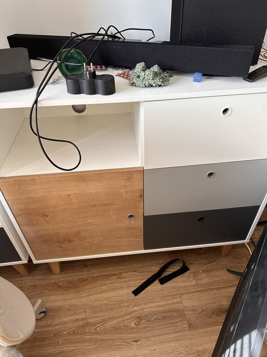 Komoda i cargo marki vox