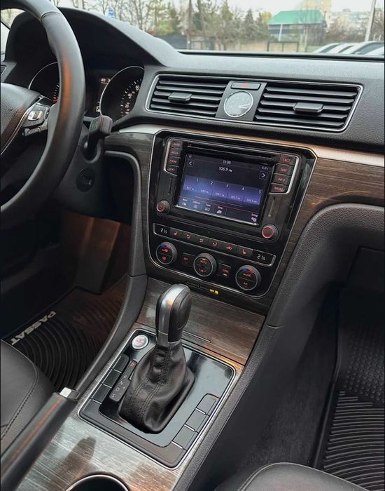 Продам Volkswagen Passat SEL 2016 рік можлива розстрочка,кредит!