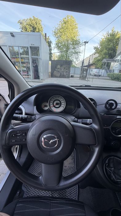 Продам саоє авто Mazda 2