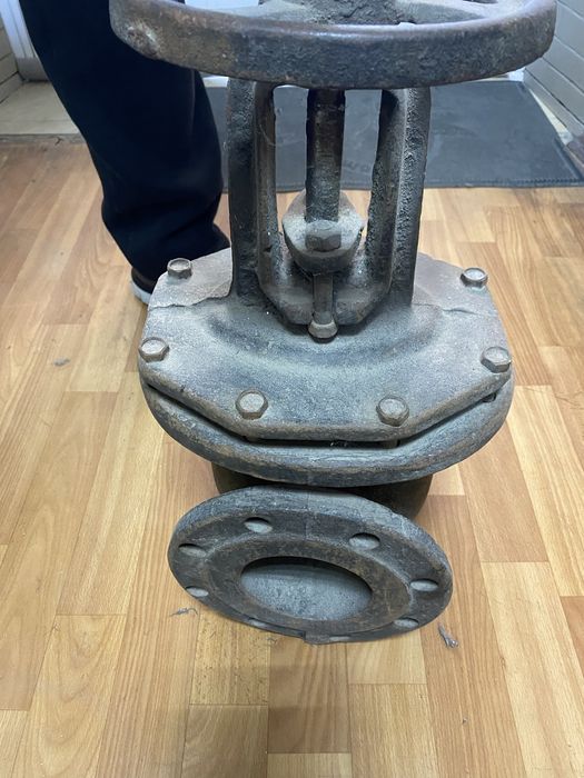 Задвижка на 100 чав.