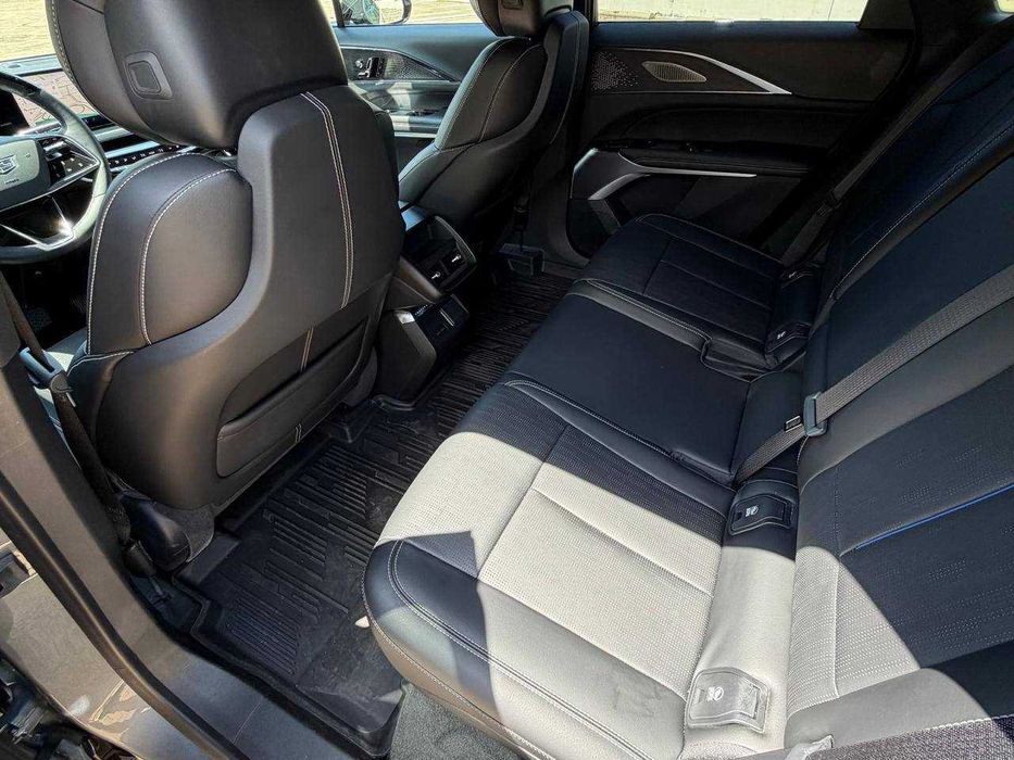 2023 Cadillac LYRIQ Luxury