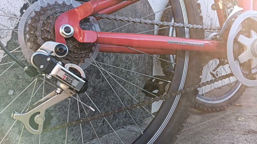 2 BICICLETAS btt semi-novas com suspensão total 21v  roda 26