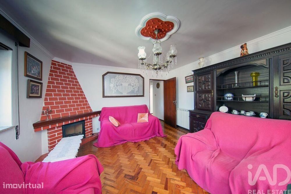 Casa de aldeia T5 em Folques de 154,00 m2