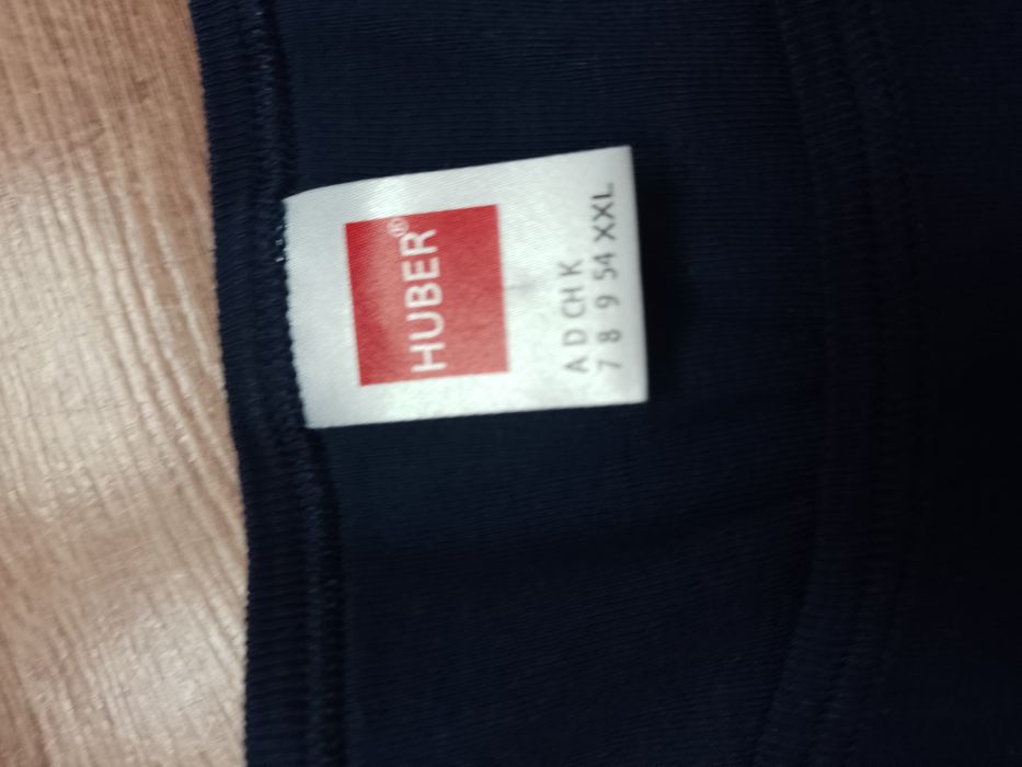 Granatowy podkoszulek