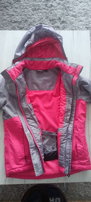 Kurtka narciarska super stan 146/152