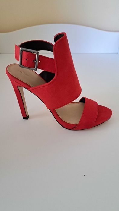 ZARA * wycięte szpilki * sandały * CZERWONE * ZAMSZ * 37