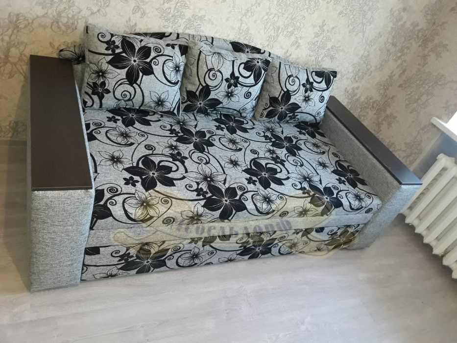 Диван Лира в ткани Шервуд с нишами в быльцах со спальным местом 1700!