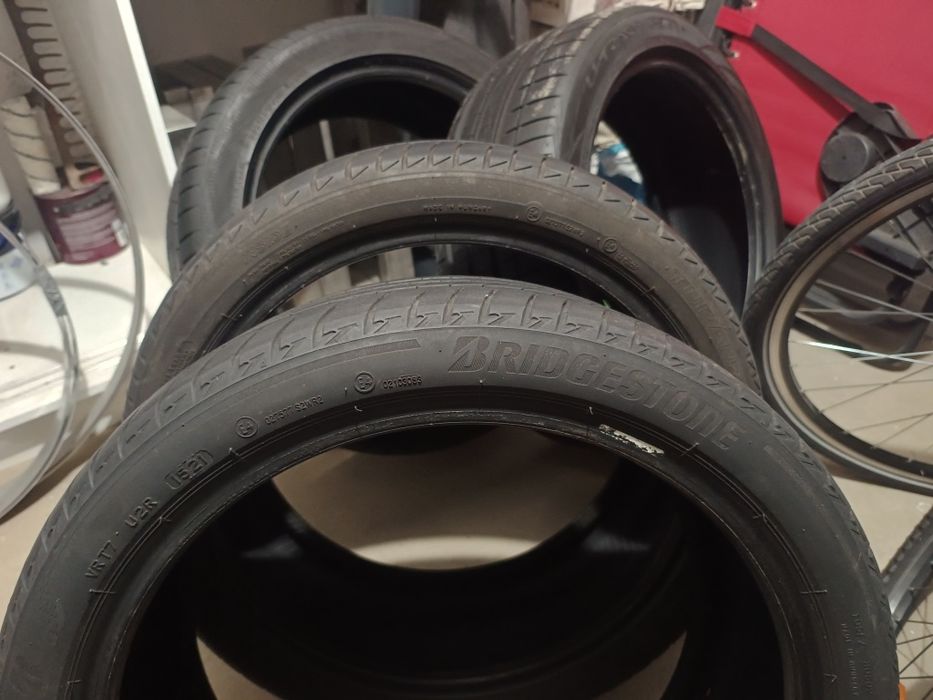 Bridgestone Turanza T005  225/40R18.