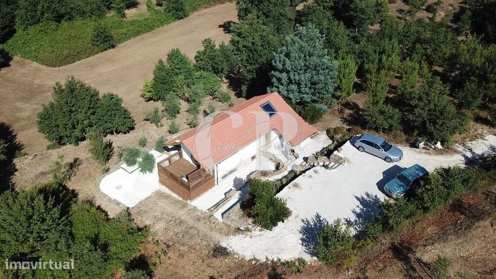 Casa de Pedra Renovada, Ruínas, Riacho, Poços e 15.570m2 de Terreno na