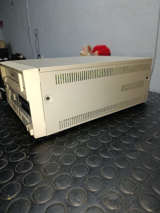 Професійний відеомагнітофон Sony SVO-9500MDP
